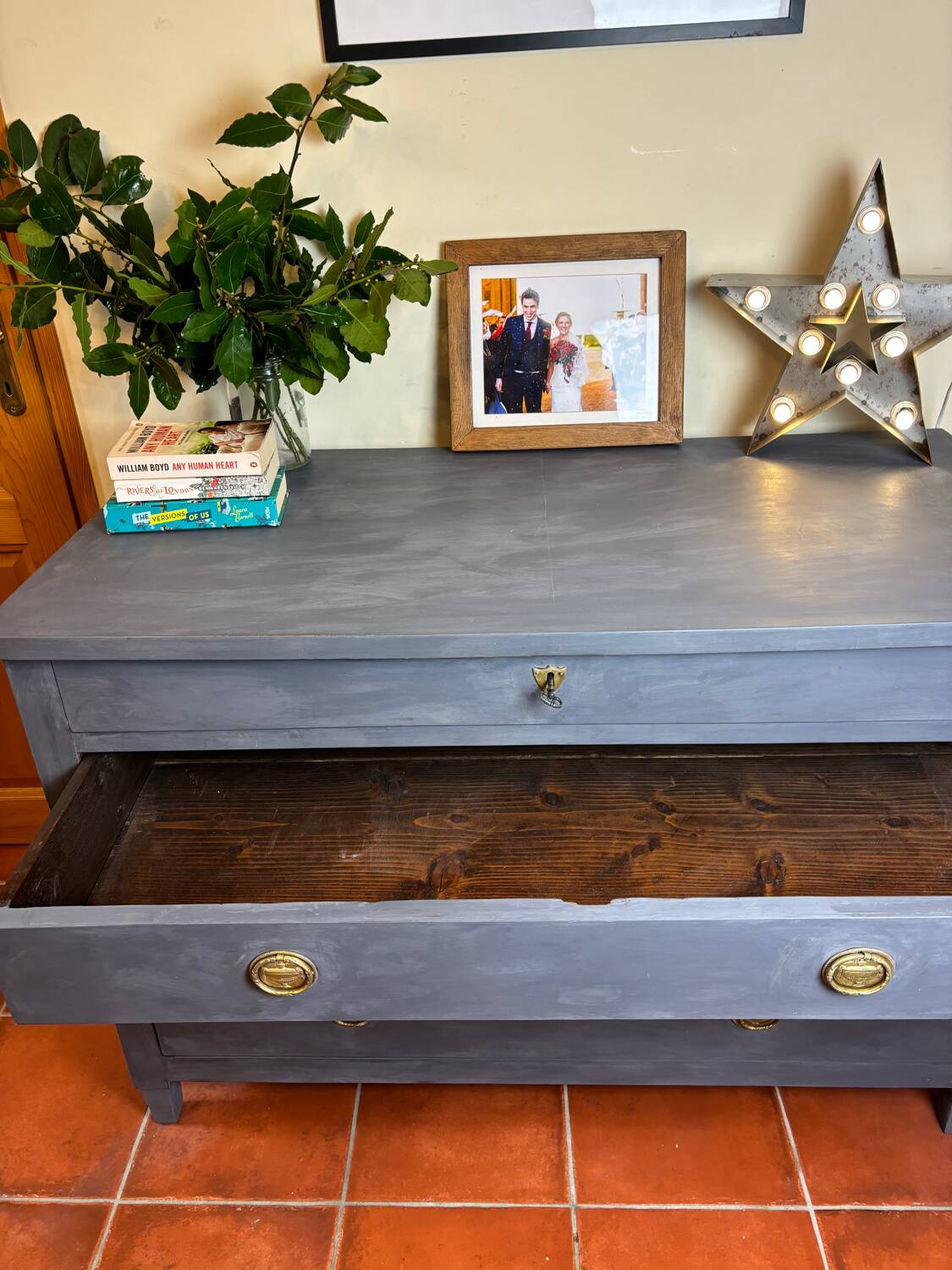 Commode ancienne, style Louis XVI