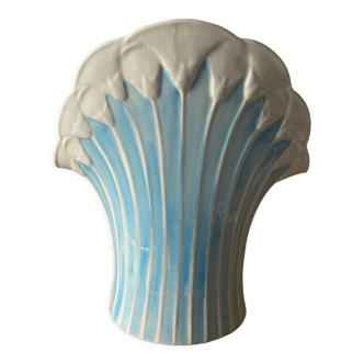 Vase shell, papyrus