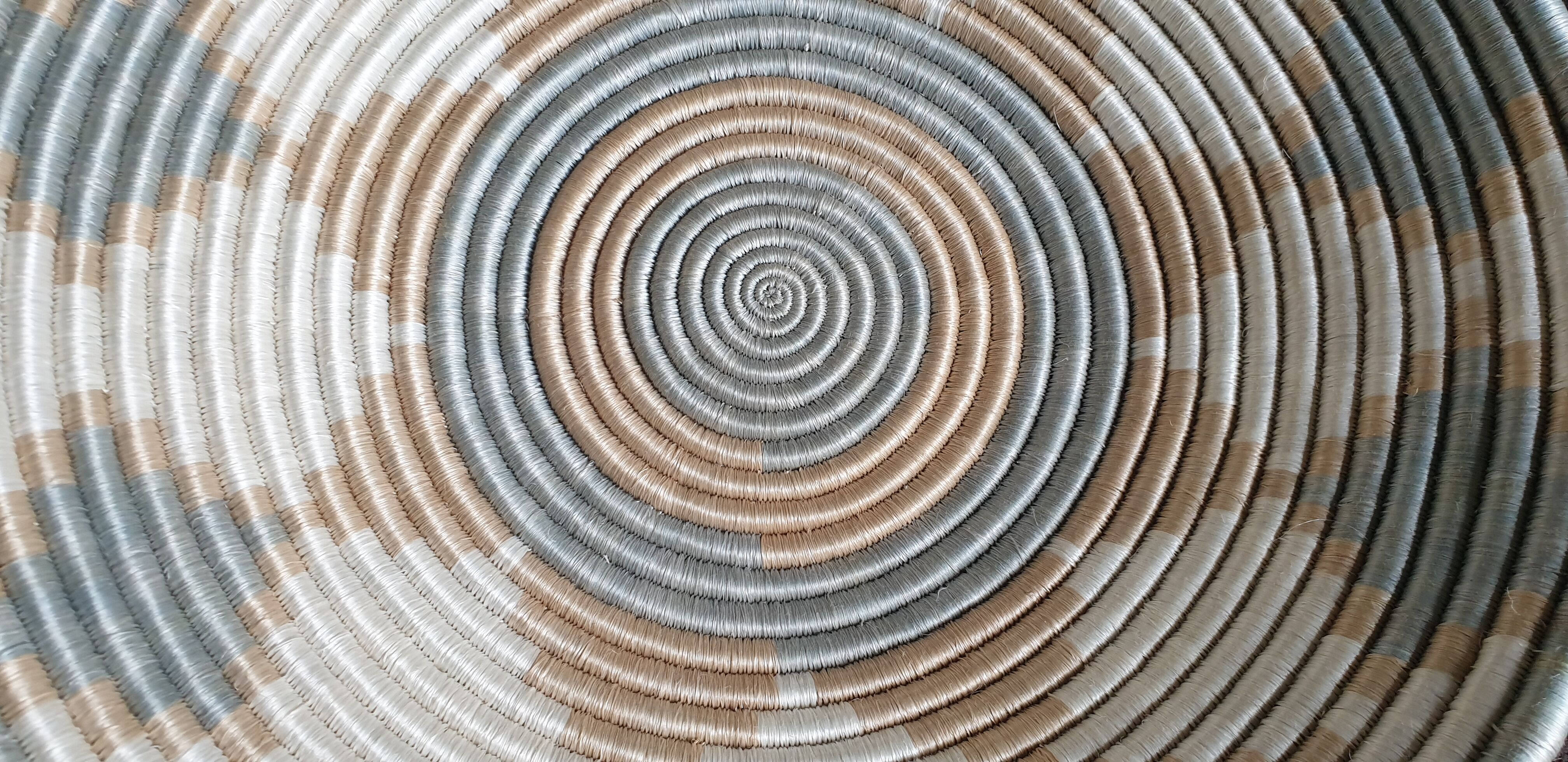 African mural basket