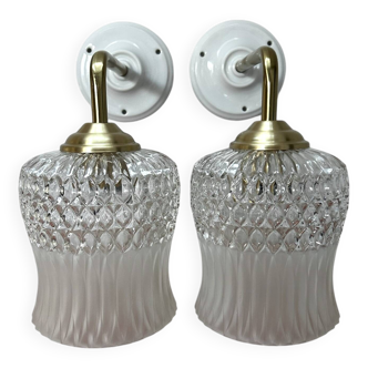 Paire d’appliques murales en verre ciselé