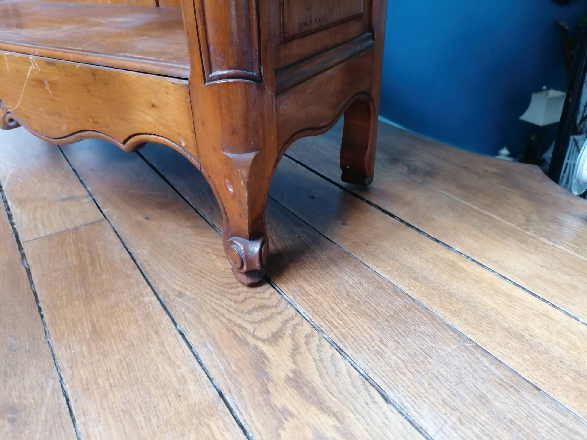 Entrance furniture - Louis XV style free-standing shelf