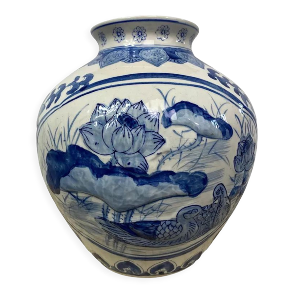 Vase chinois en porcelaine bleu blanc décoré de fleurs de lotus Jarre ovoïde en porcelaine bleu bla