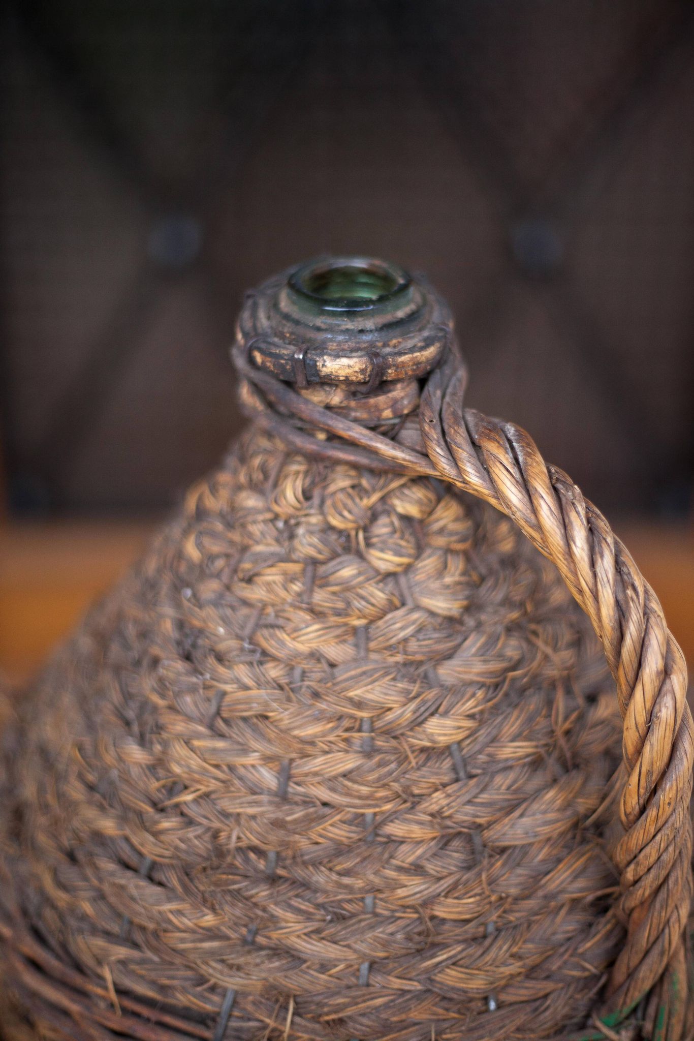 Lady Jeanne bottle, green glass bottle dressed in straw and wicker weaving, carboy, decorative v