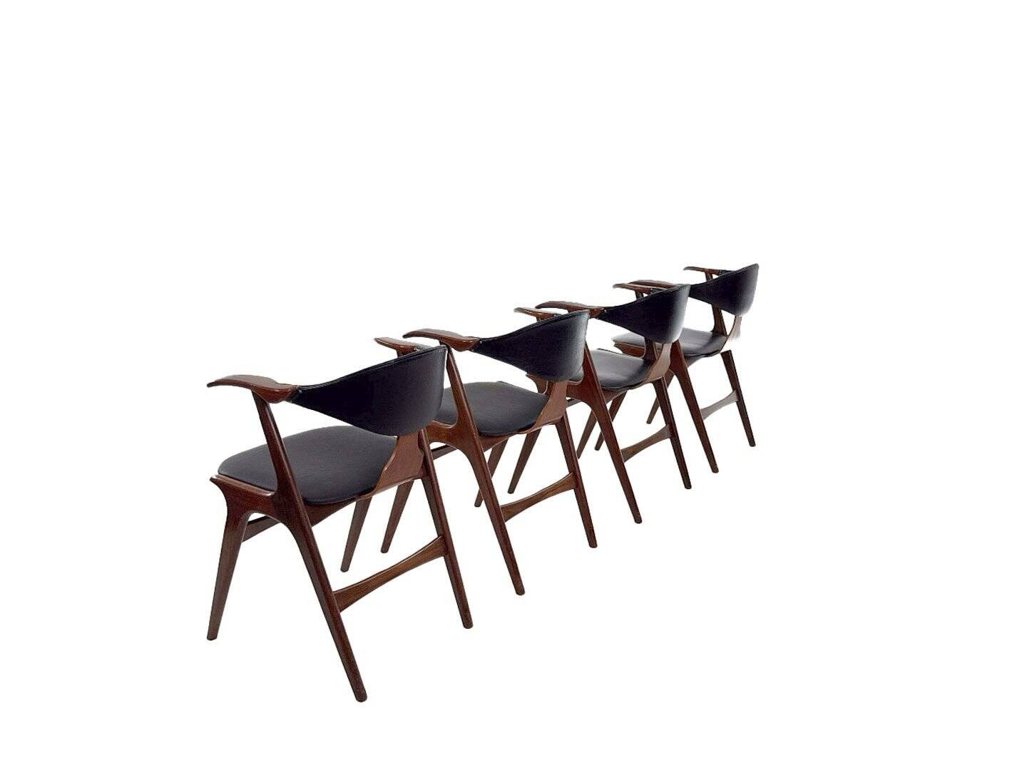 Set of 4 vintage design 'Koehoorn' dining chairs by Louis van Teeffelen for AwA