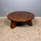 Table basse ronde brutaliste en chêne massif