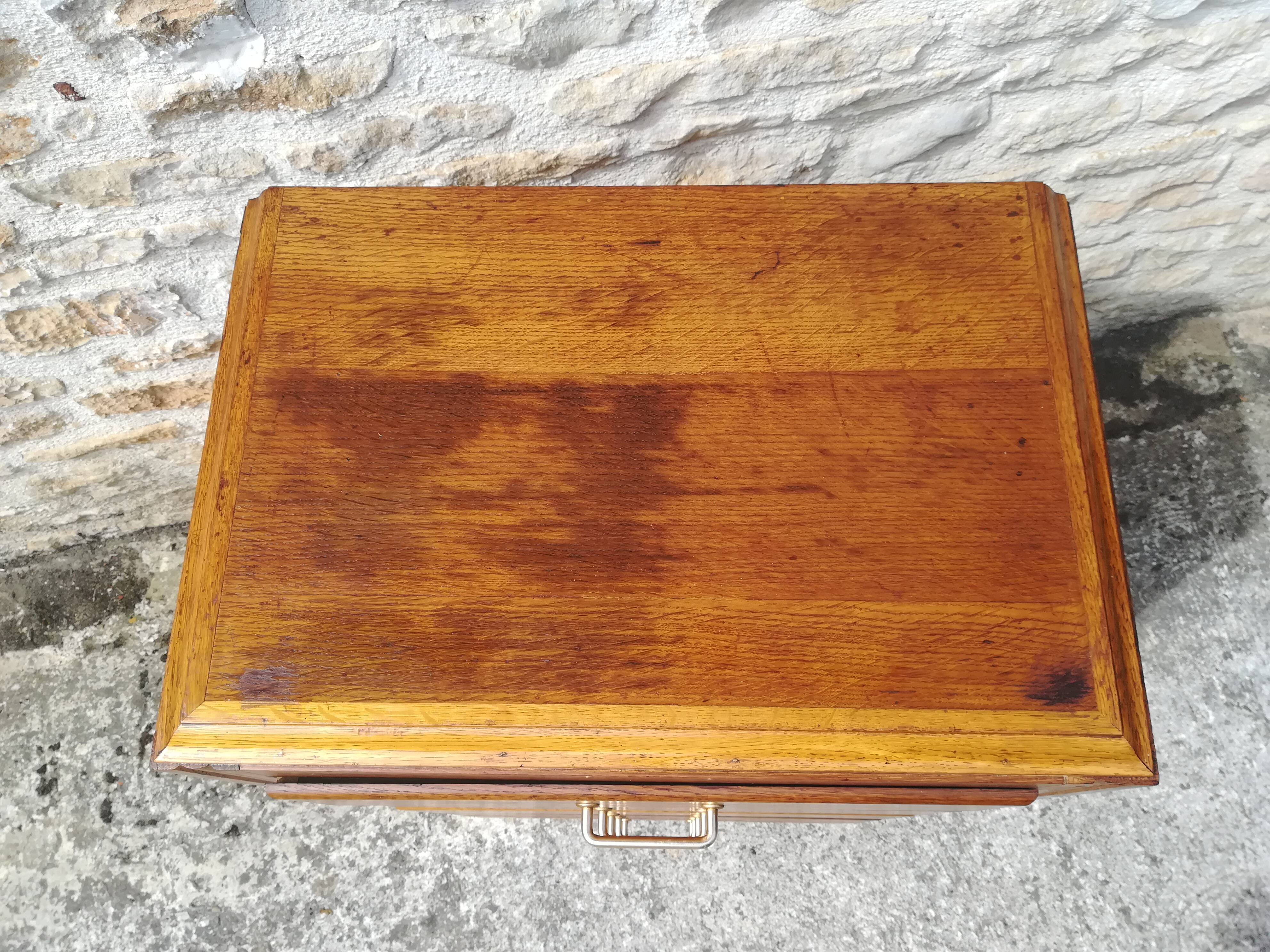 Commode en chêne a 5 tiroirs
