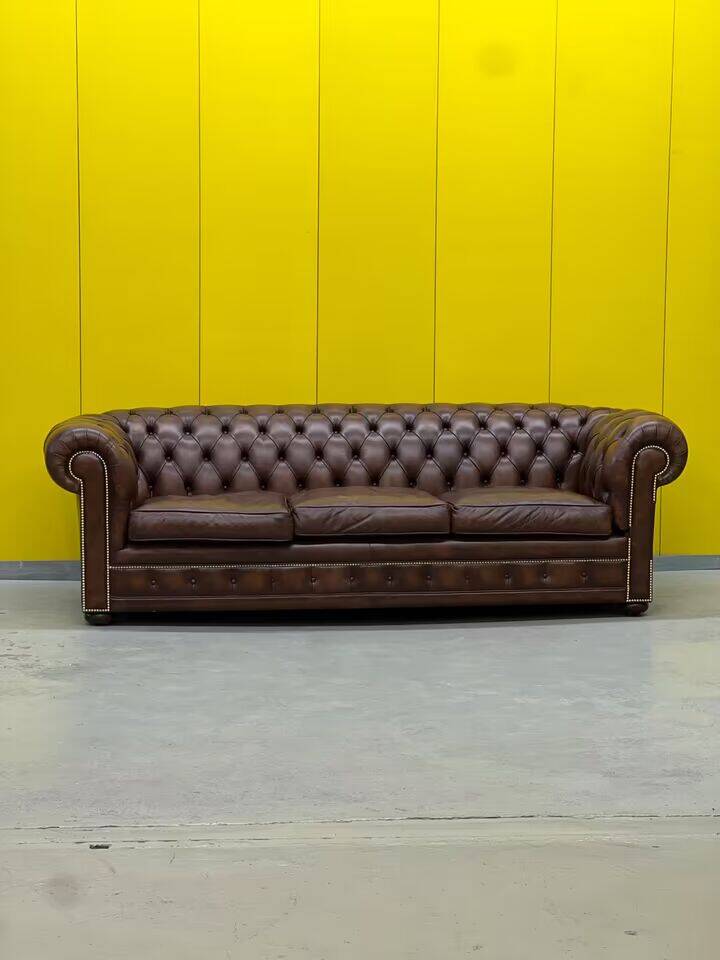 Original English Chesterfield 3-Seater Sofa – Handcrafted Brown Leather