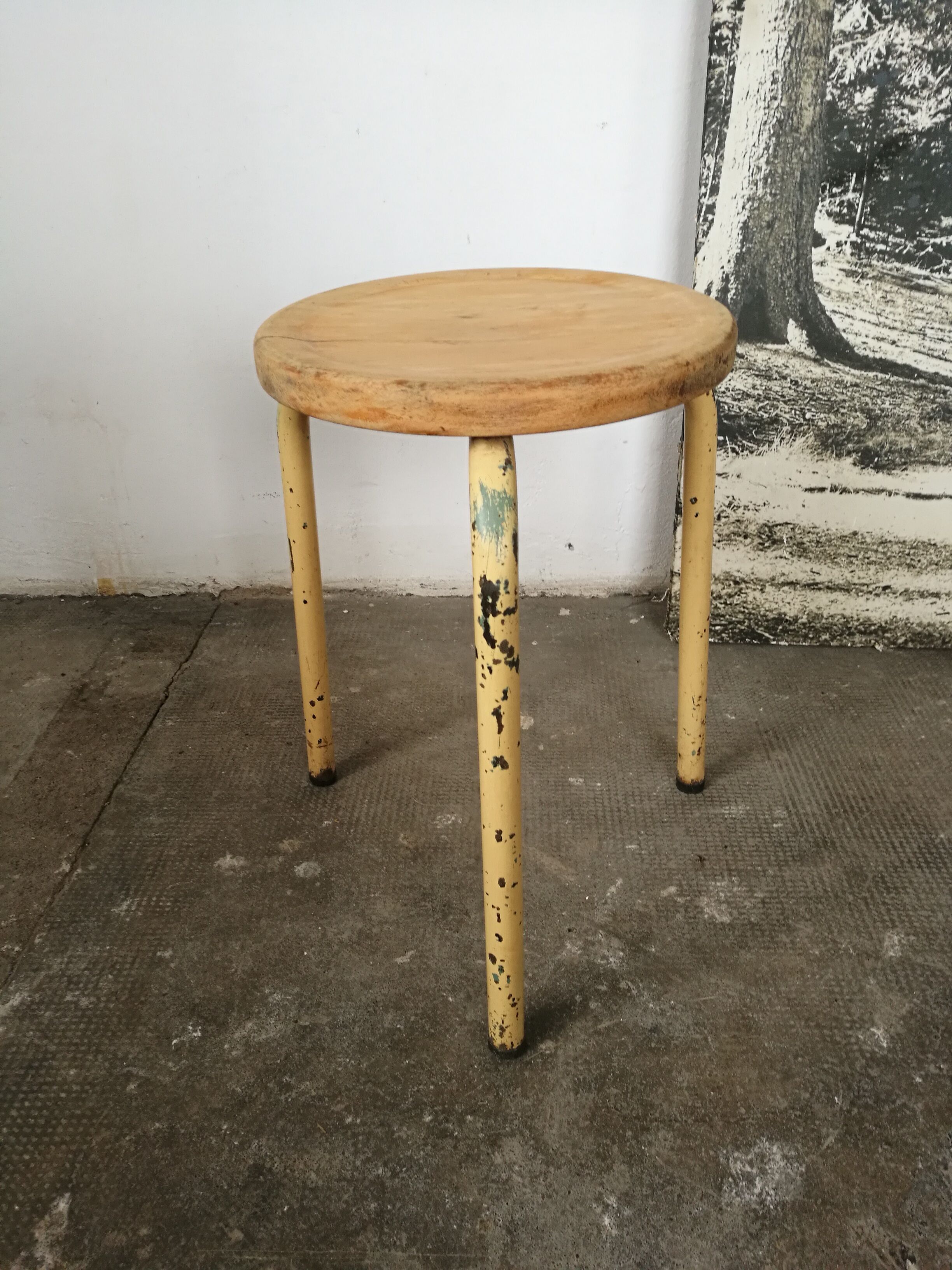 Tripod stool