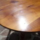 Table ovale bois fruitier