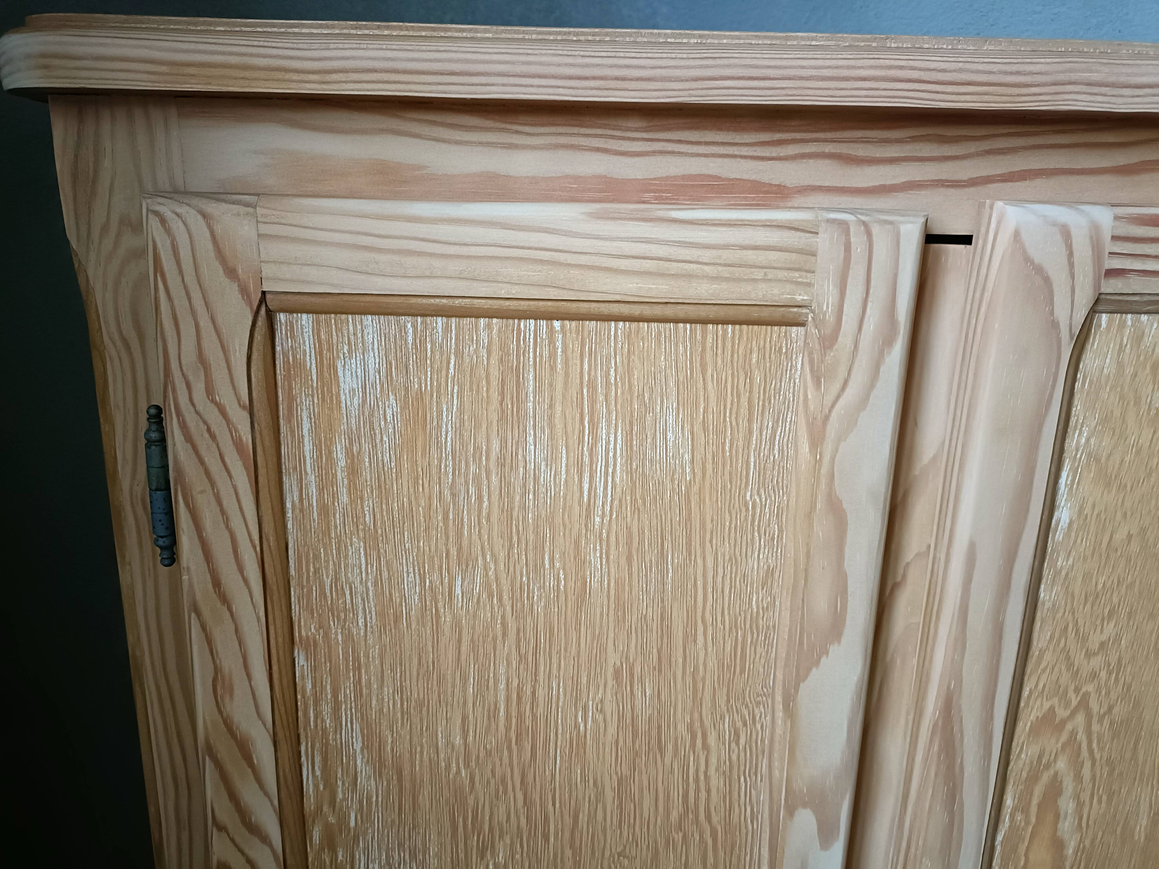 Renovated shoe cabinet