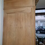 Walnut bonnet in sandblasted rocaille style