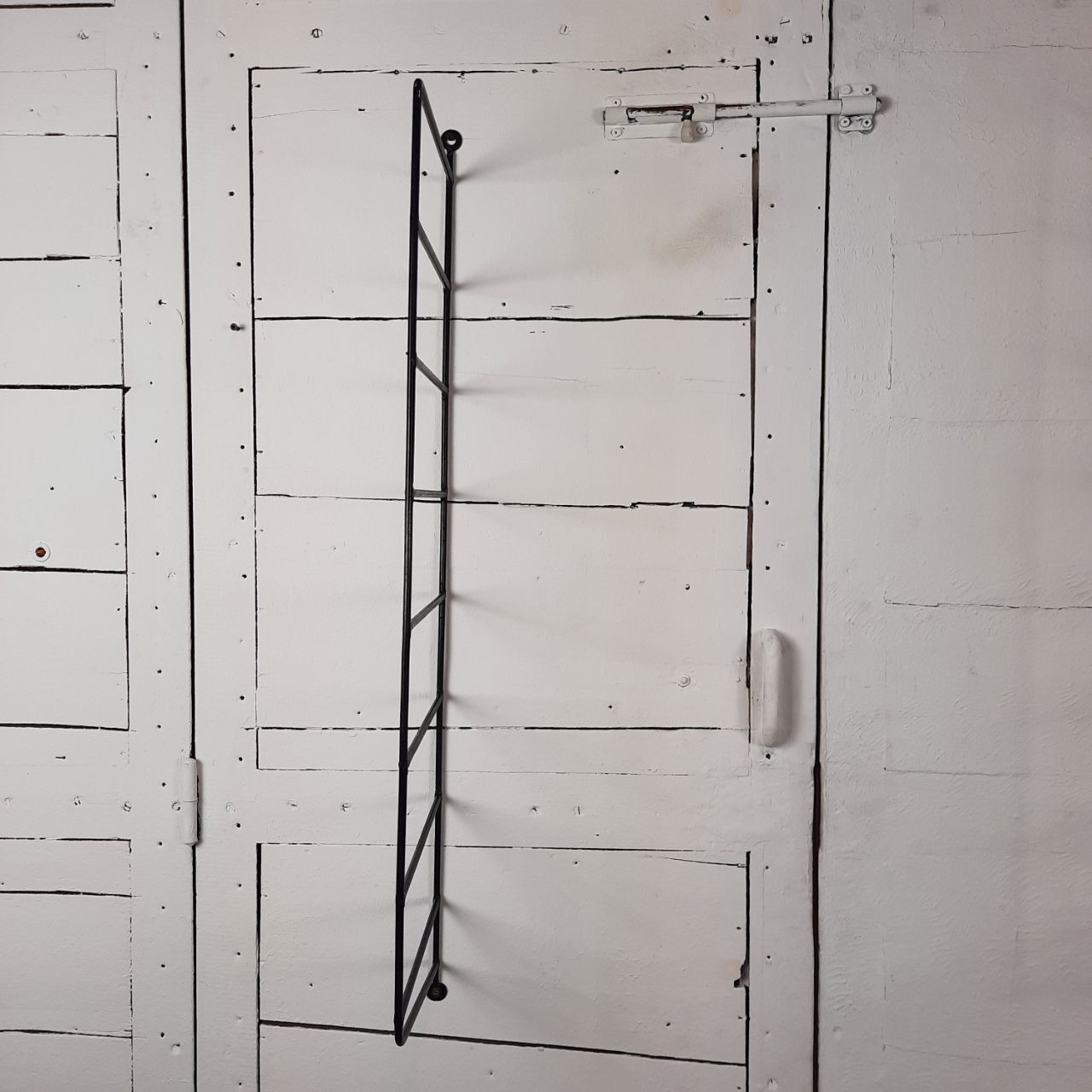 Bookcase / wall shelves - 1970s - metal and wood.