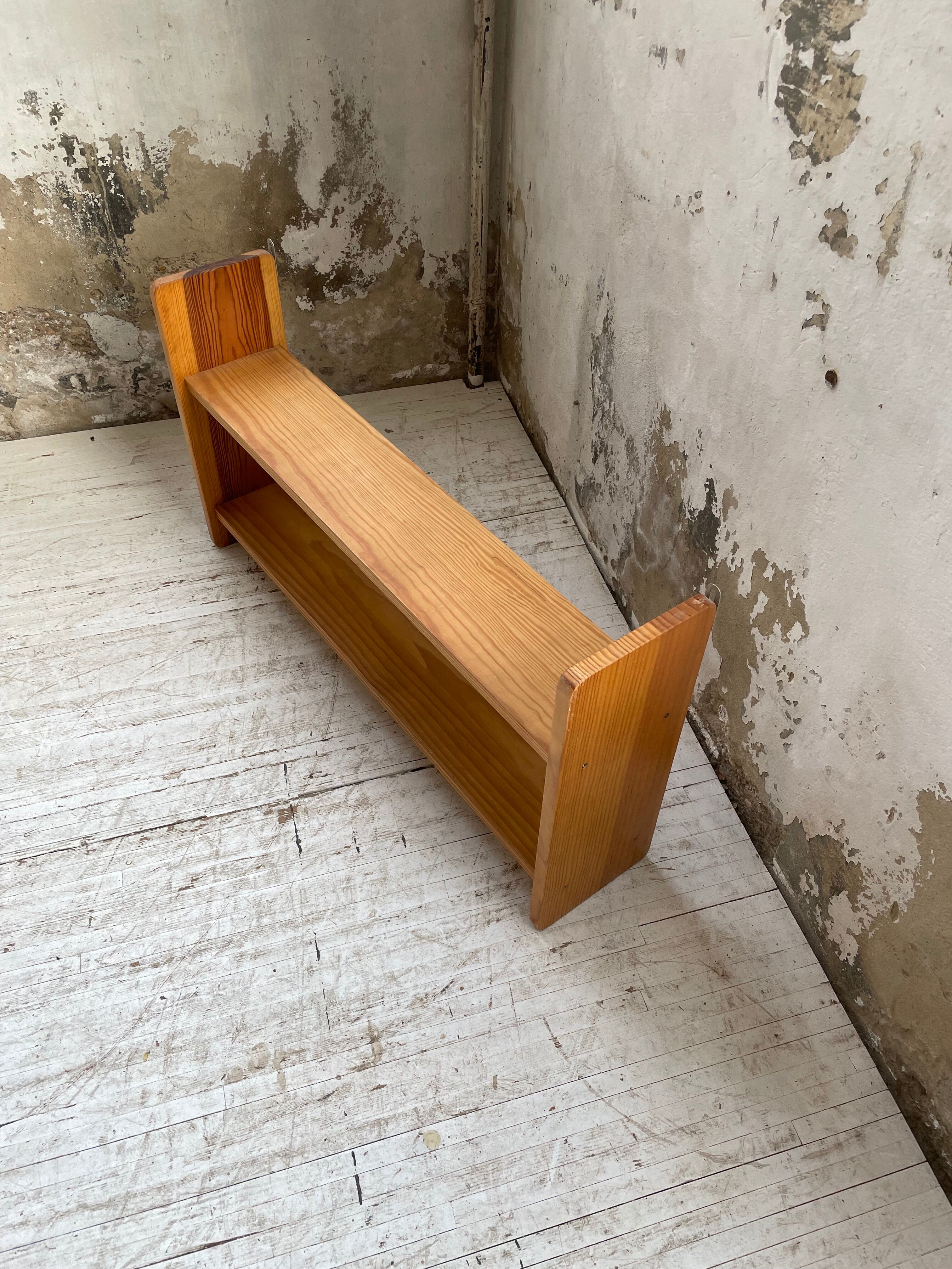 Pine Regain wall shelf