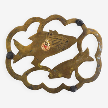 Brass fish trivet