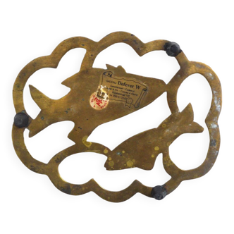 Brass fish trivet