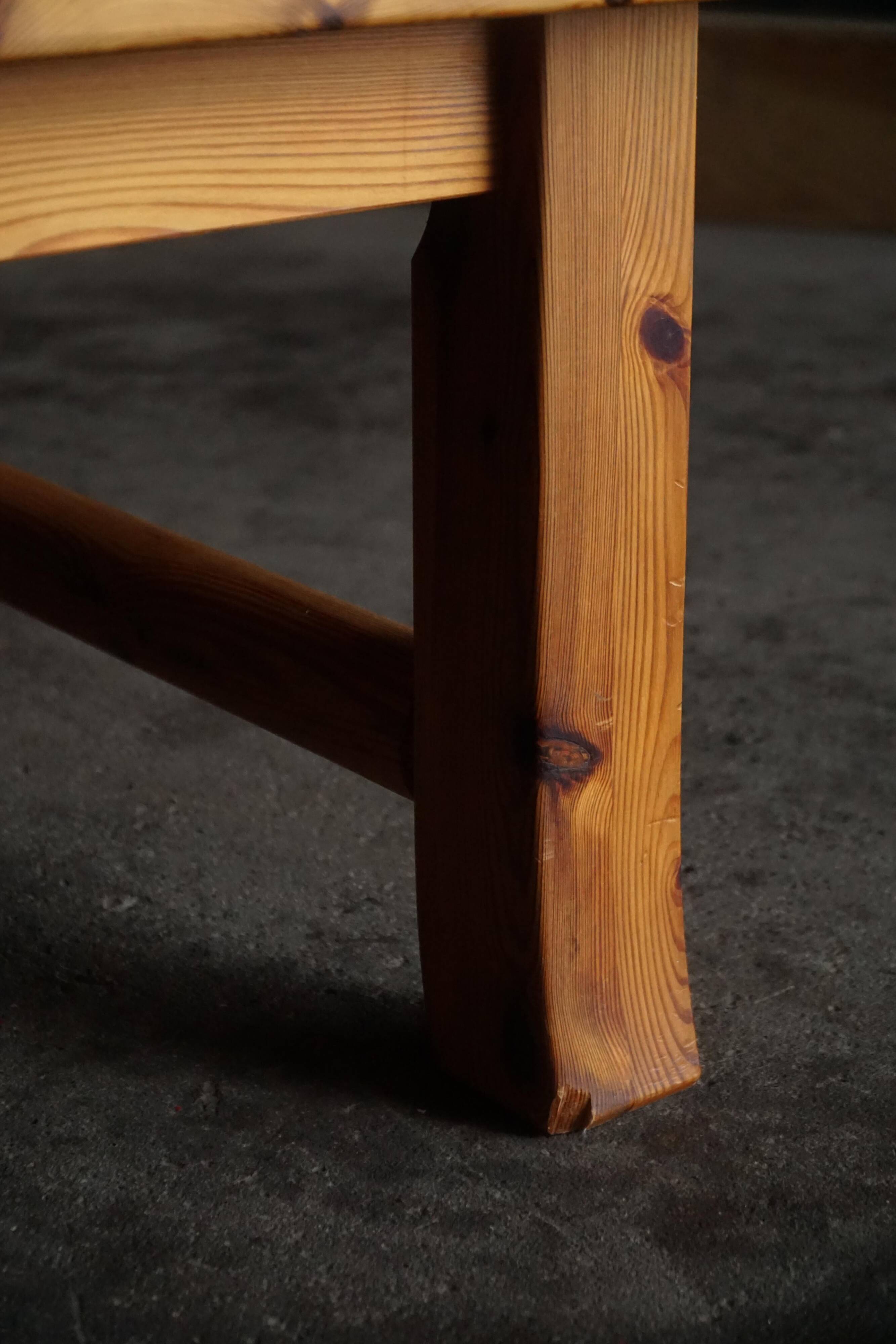 Uno & Östen Kristiansson, table basse rectangulaire en pin, milieu du XXe siècle, années 1970