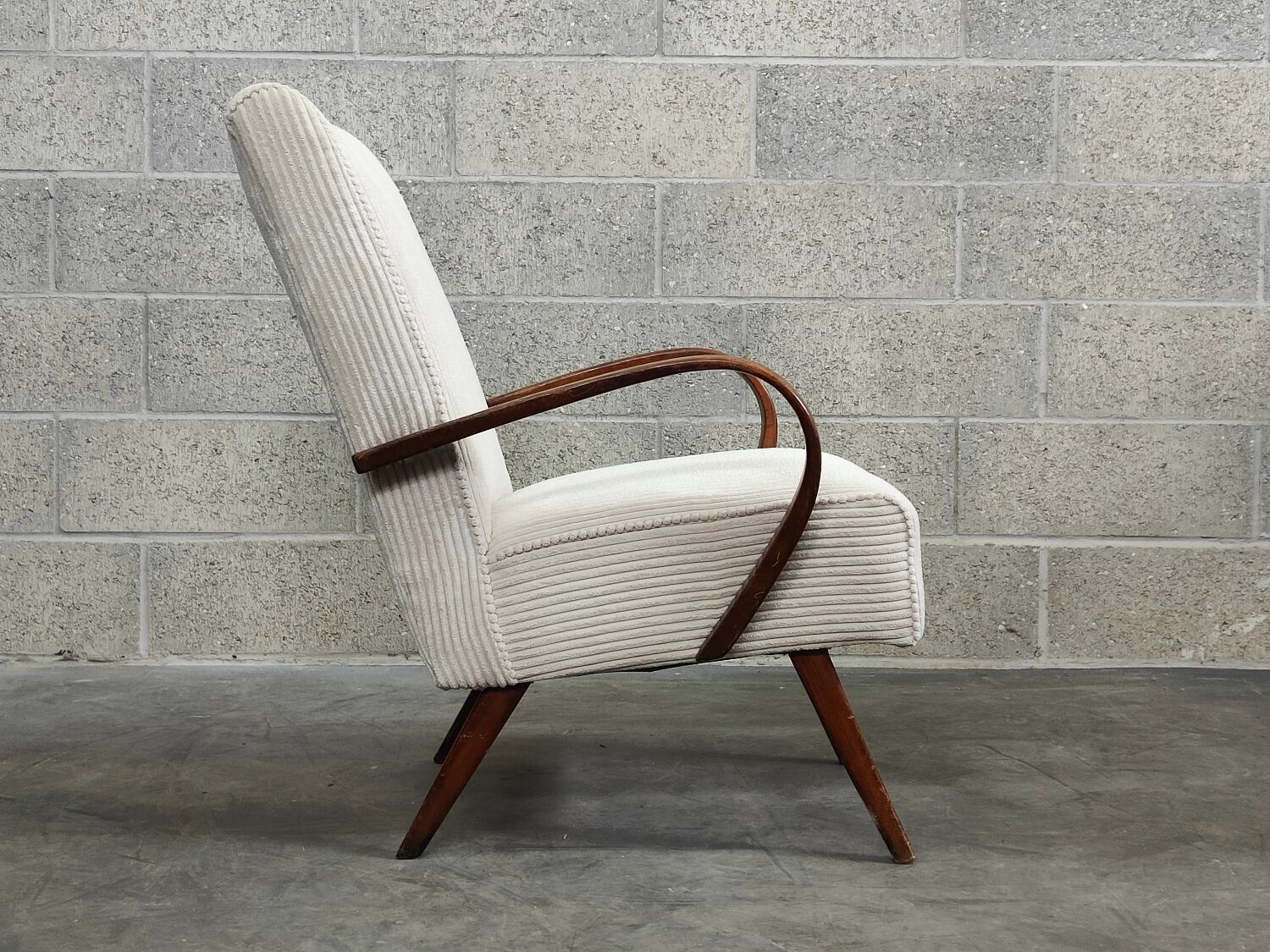 Fauteuil restauré par Jaroslav Smidek 6952 pour Ton
