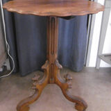 Gueridon table with folding top