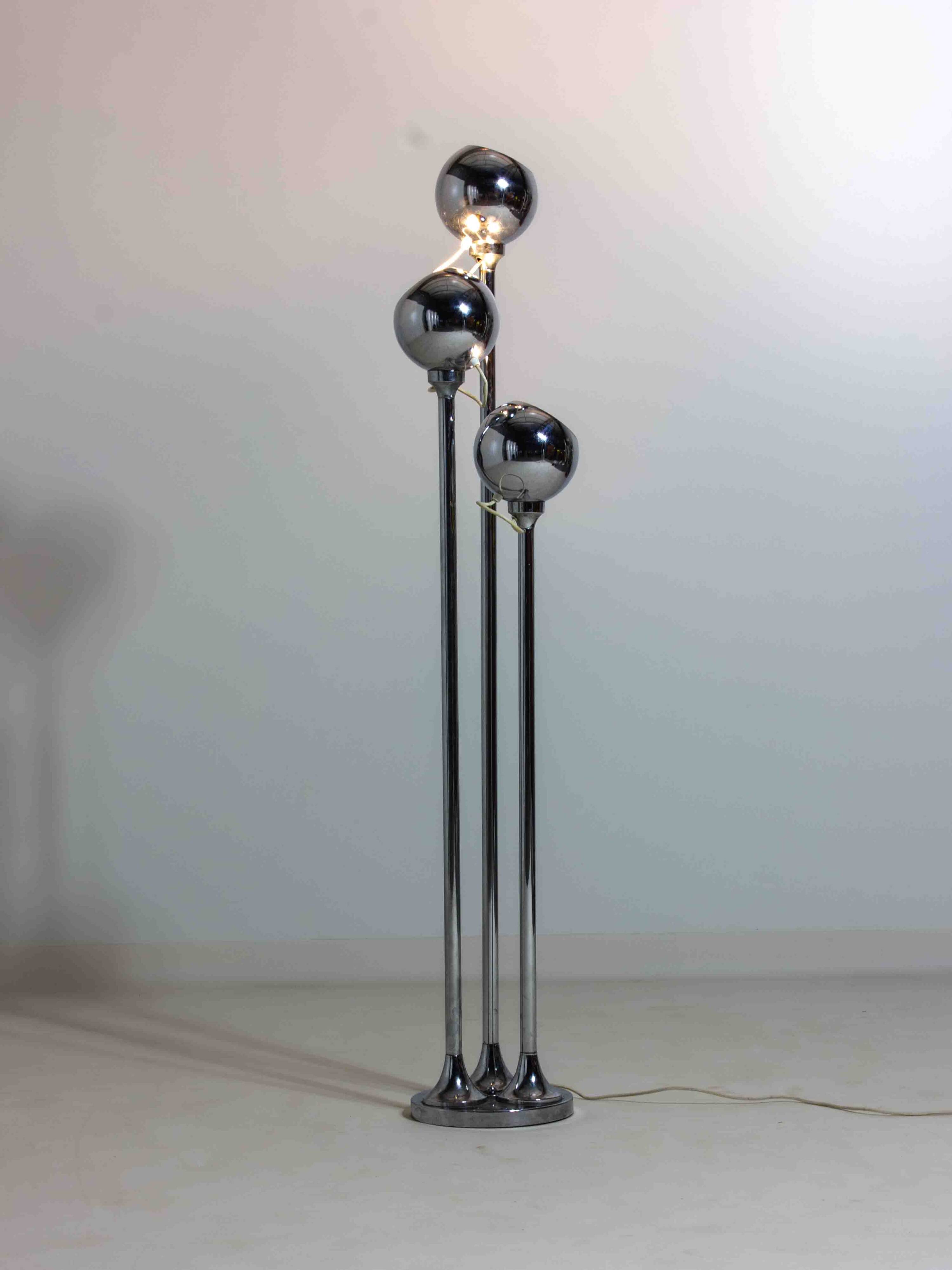 Chrome floor lamp with adjustable metal ball-shaped lights, Italy 1970s