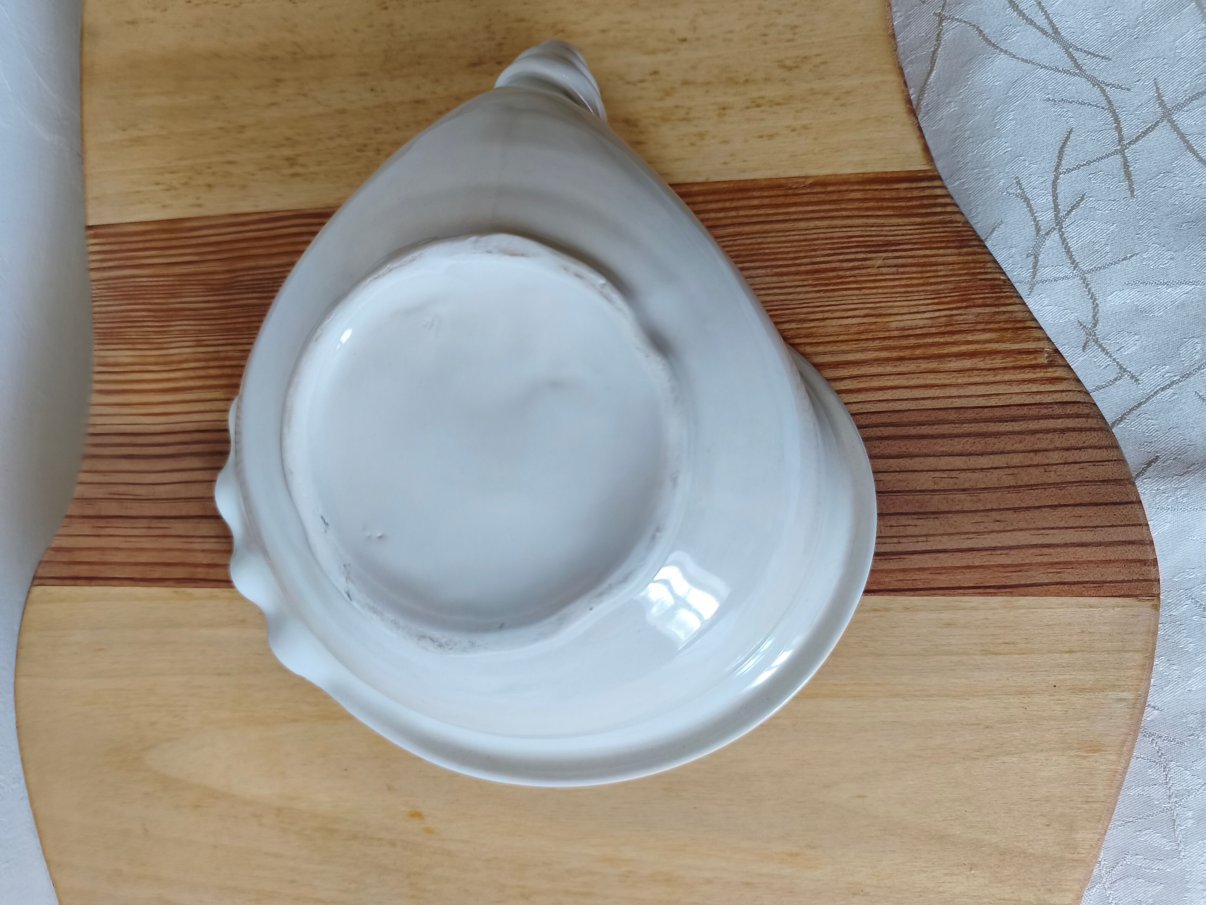Vide poche coquille en porcelaine irisée