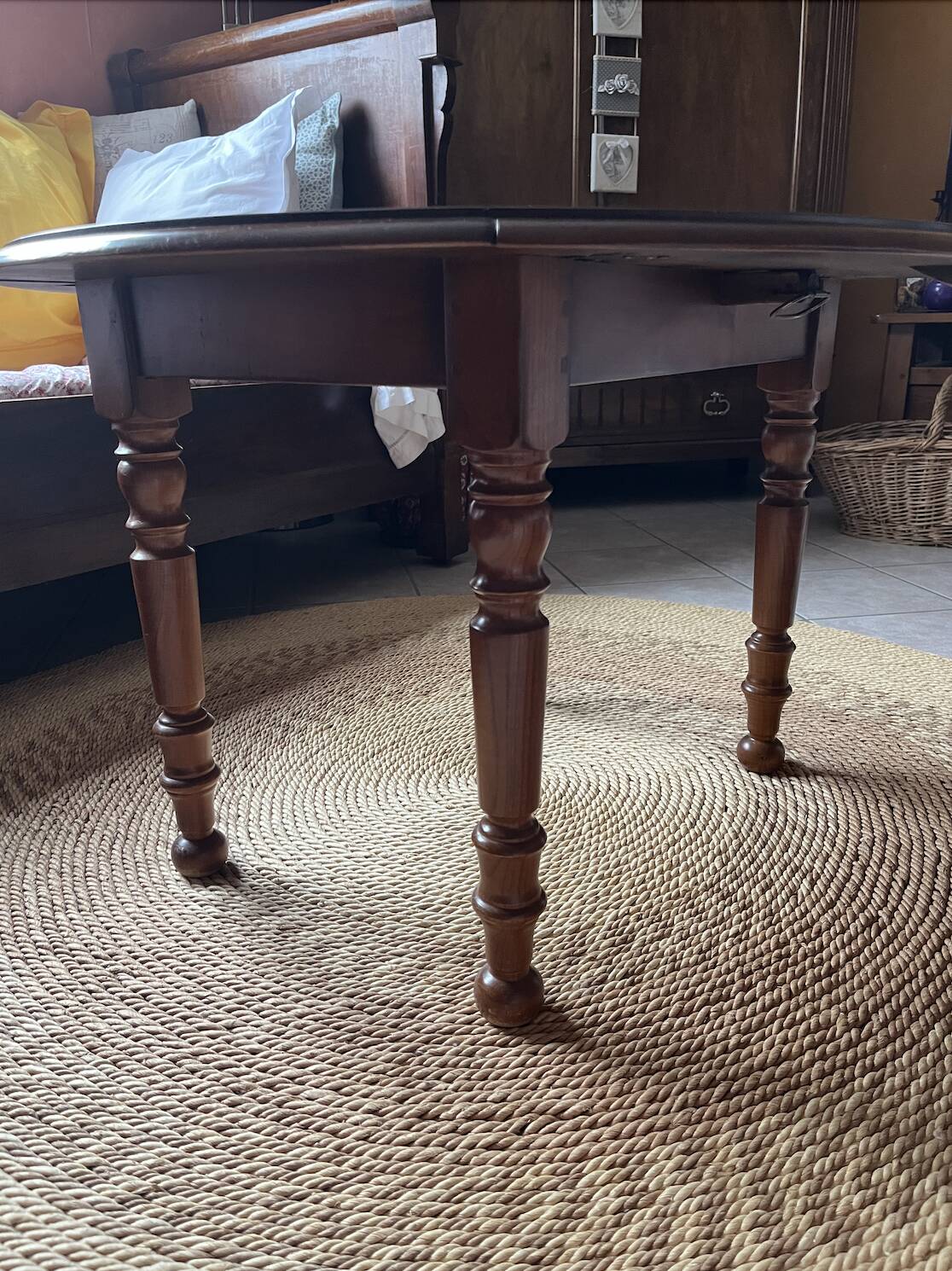 Table basse style Louis Philippe