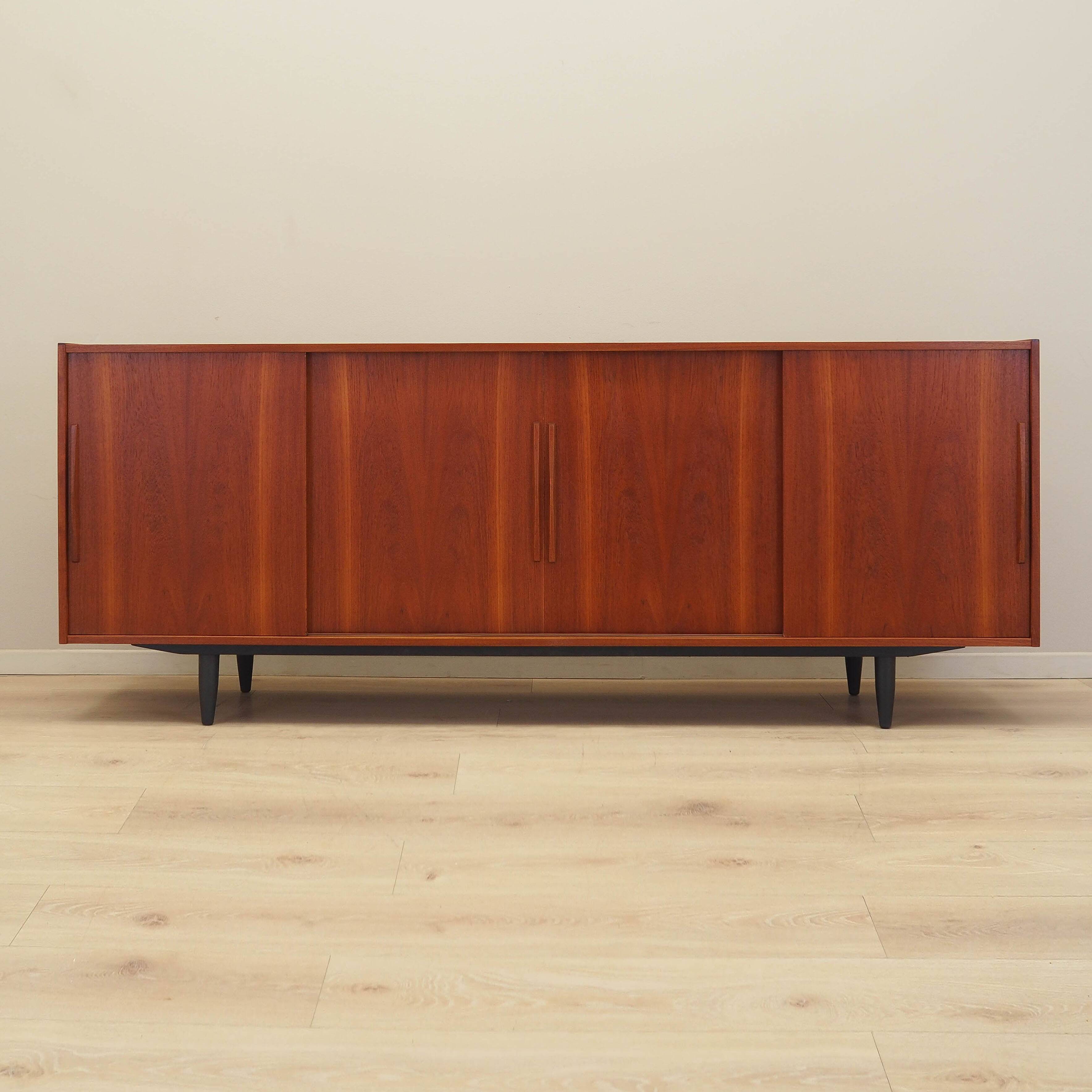 Buffet en teck, design danois, années 1970, fabricant : Danemark