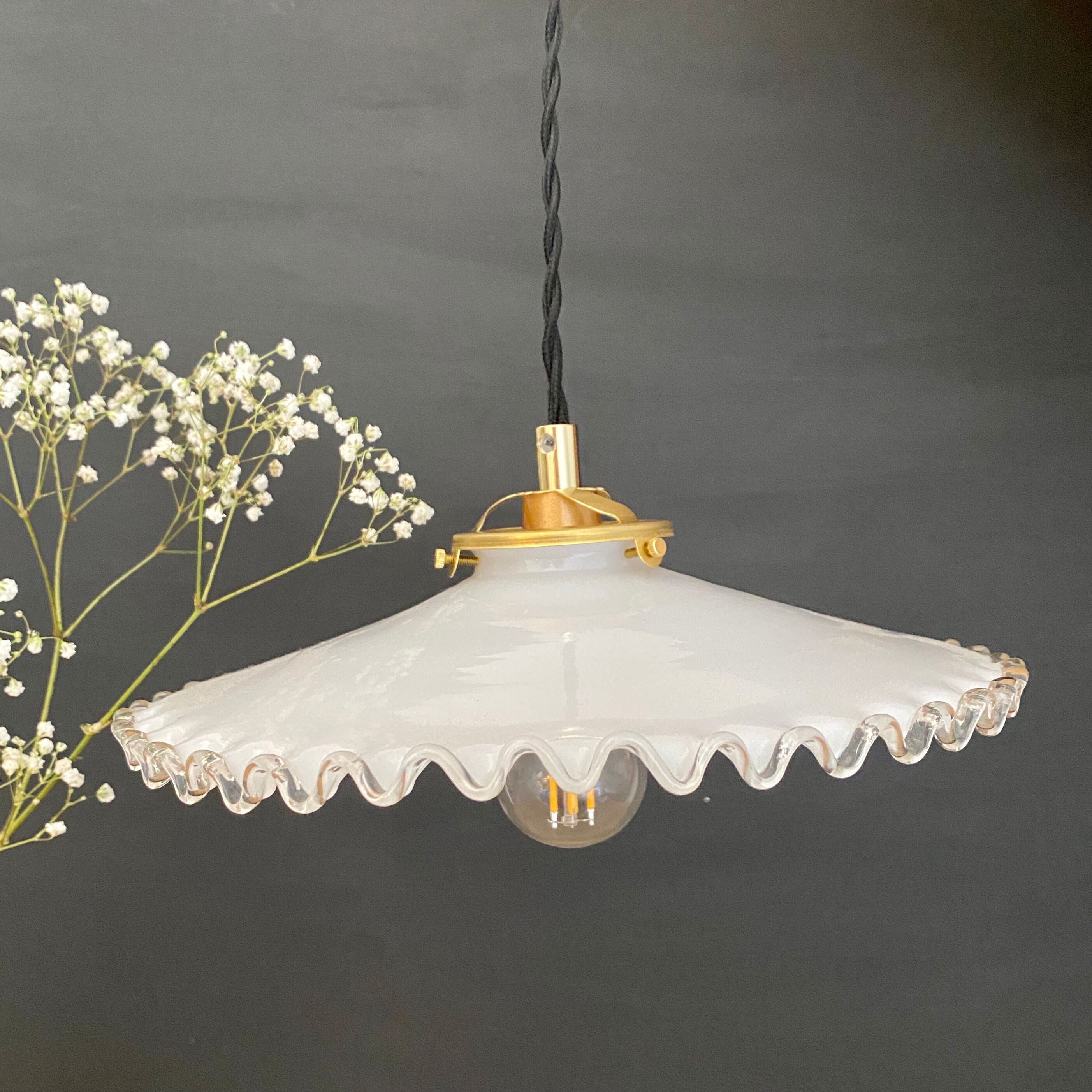 Vintage lampshade suspension in white opaline