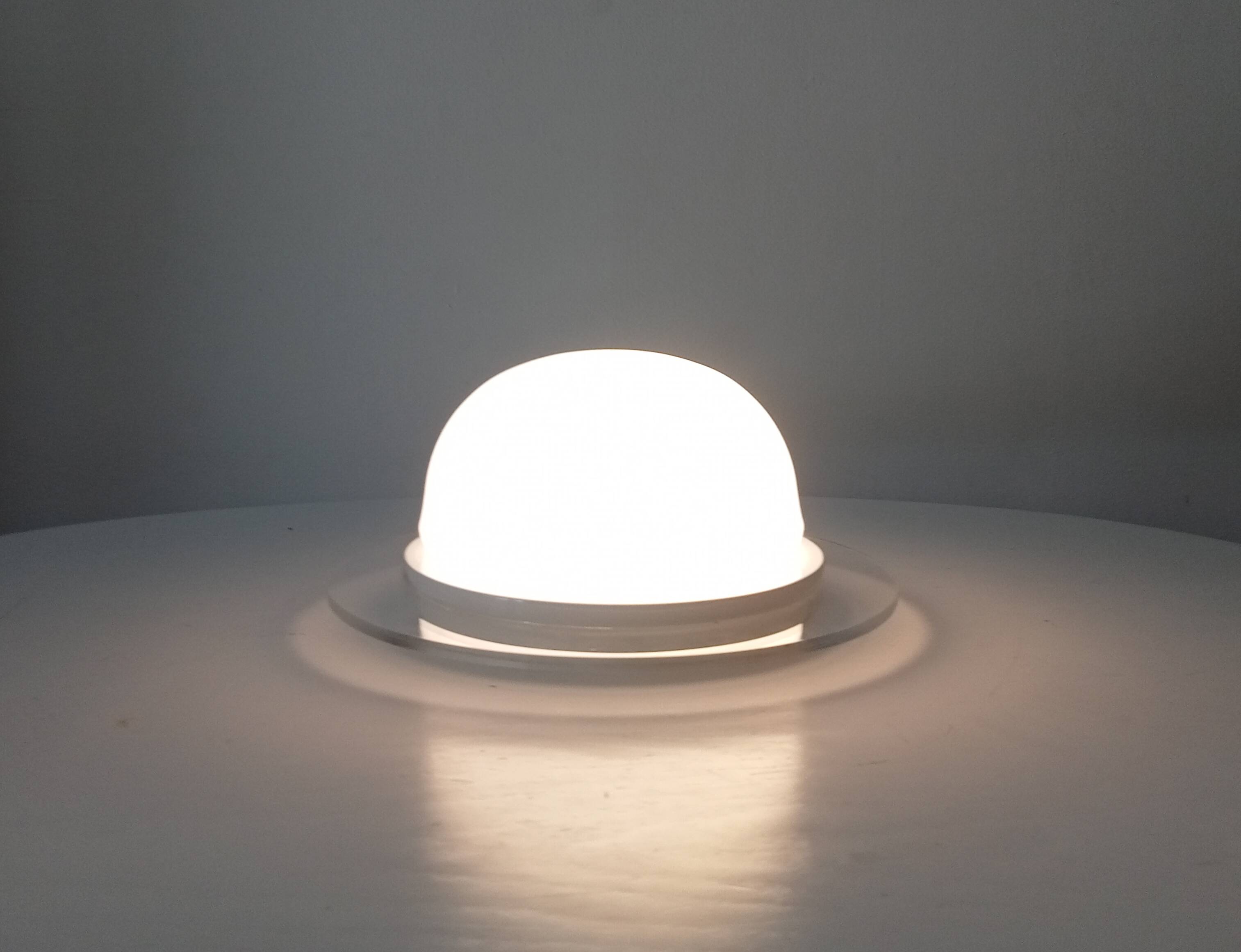 Vintage wall lamp in opaline and lucite