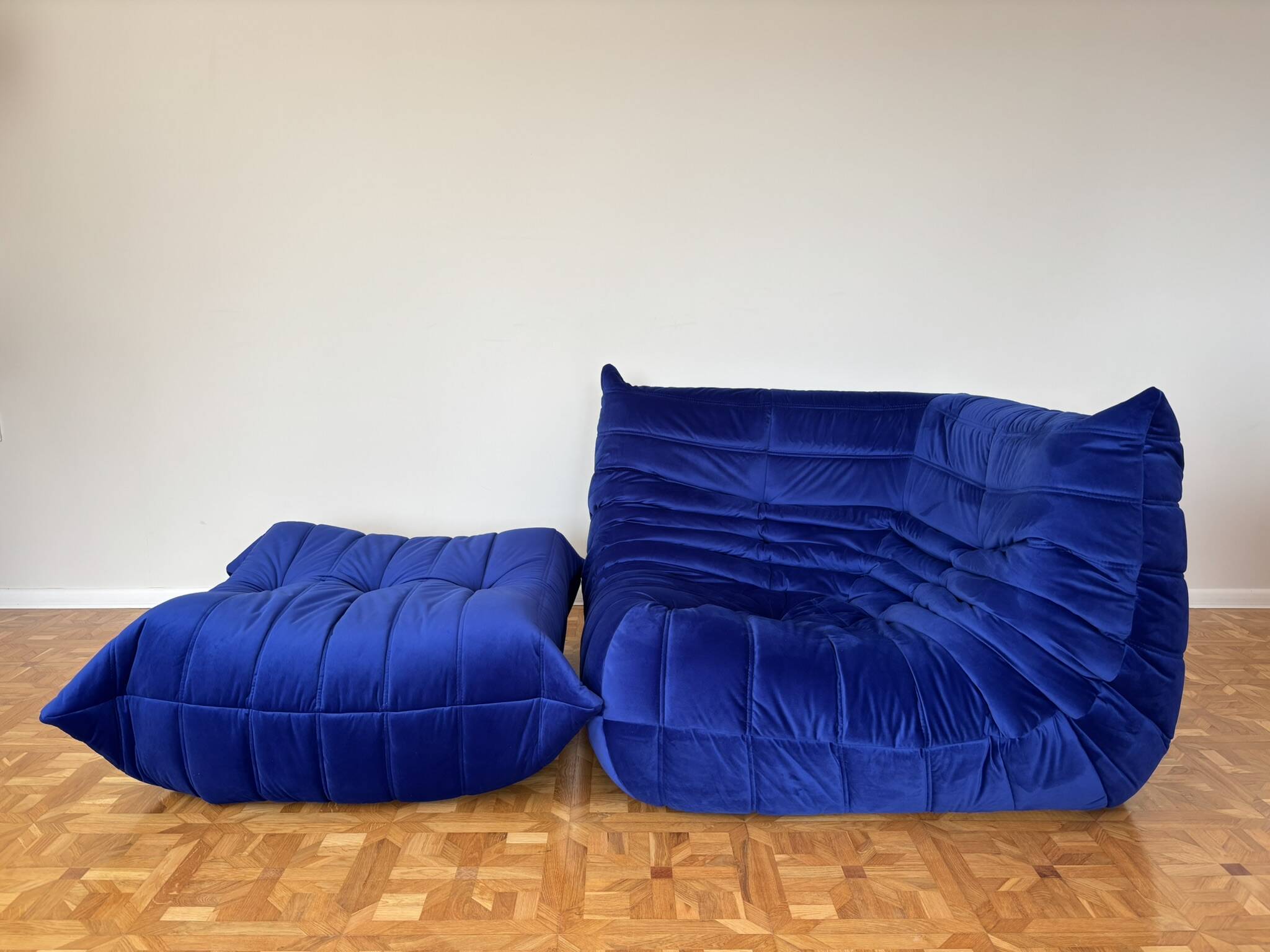 Canapé d'angle Togo avec pouf par Michel Ducaroy pour Ligne Roset