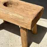 Side table in blond teak openwork tray