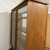 Armoire vintage avec portes vitrées