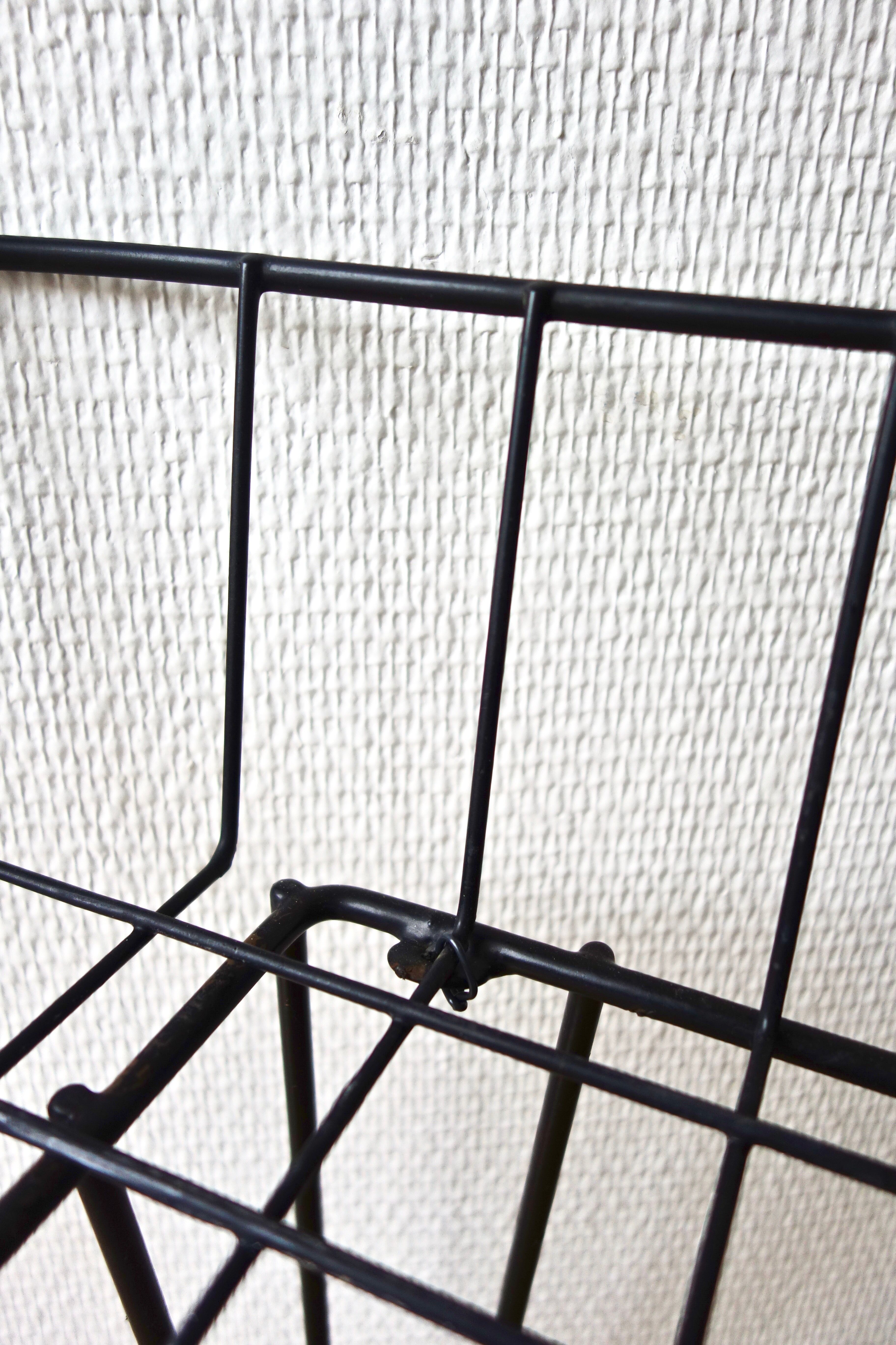 The 1950s metal planter