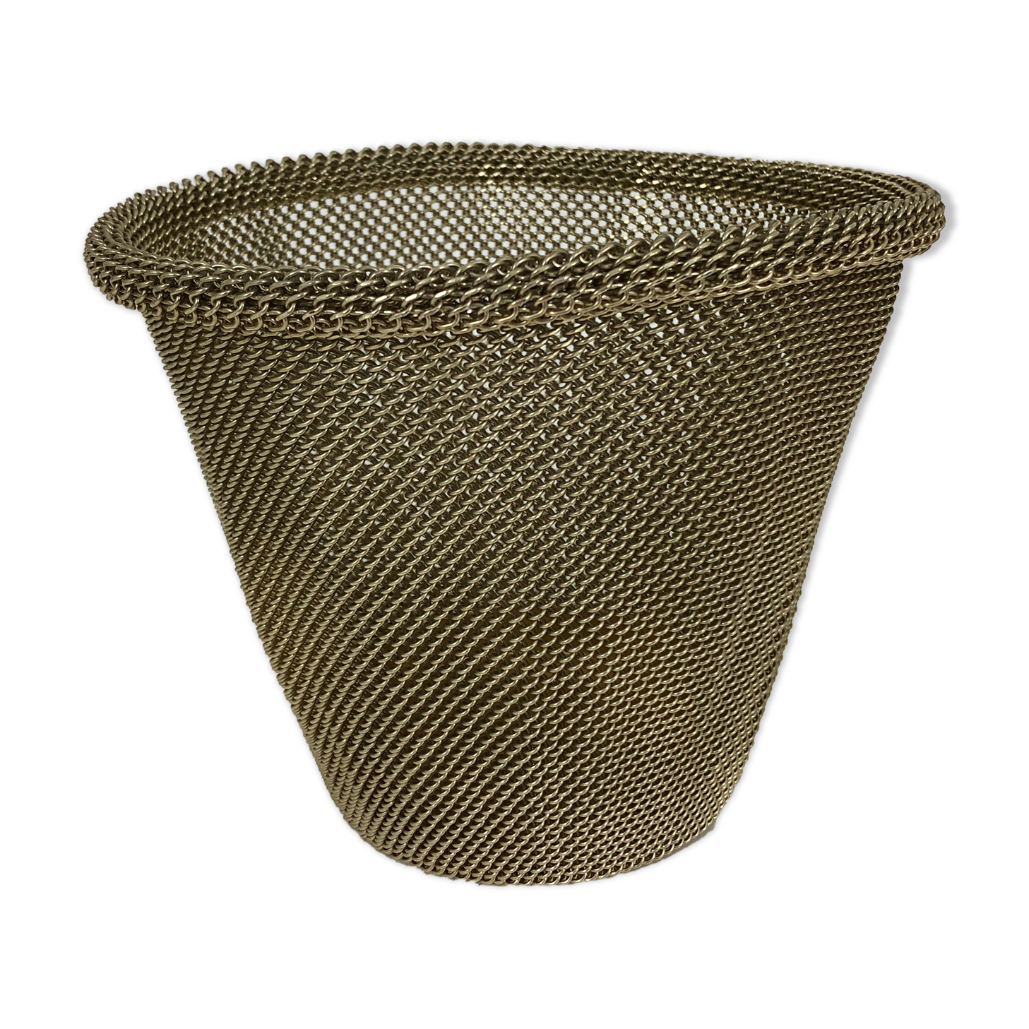 Champagne mesh basket