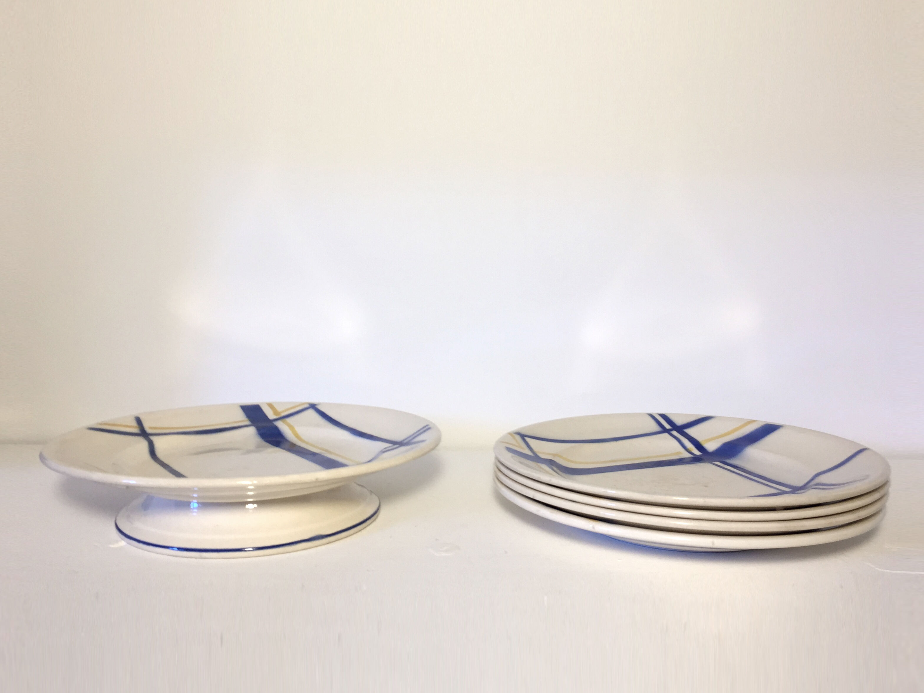 Set 4 plates and 1 pie dish Longwy model "Lucia"