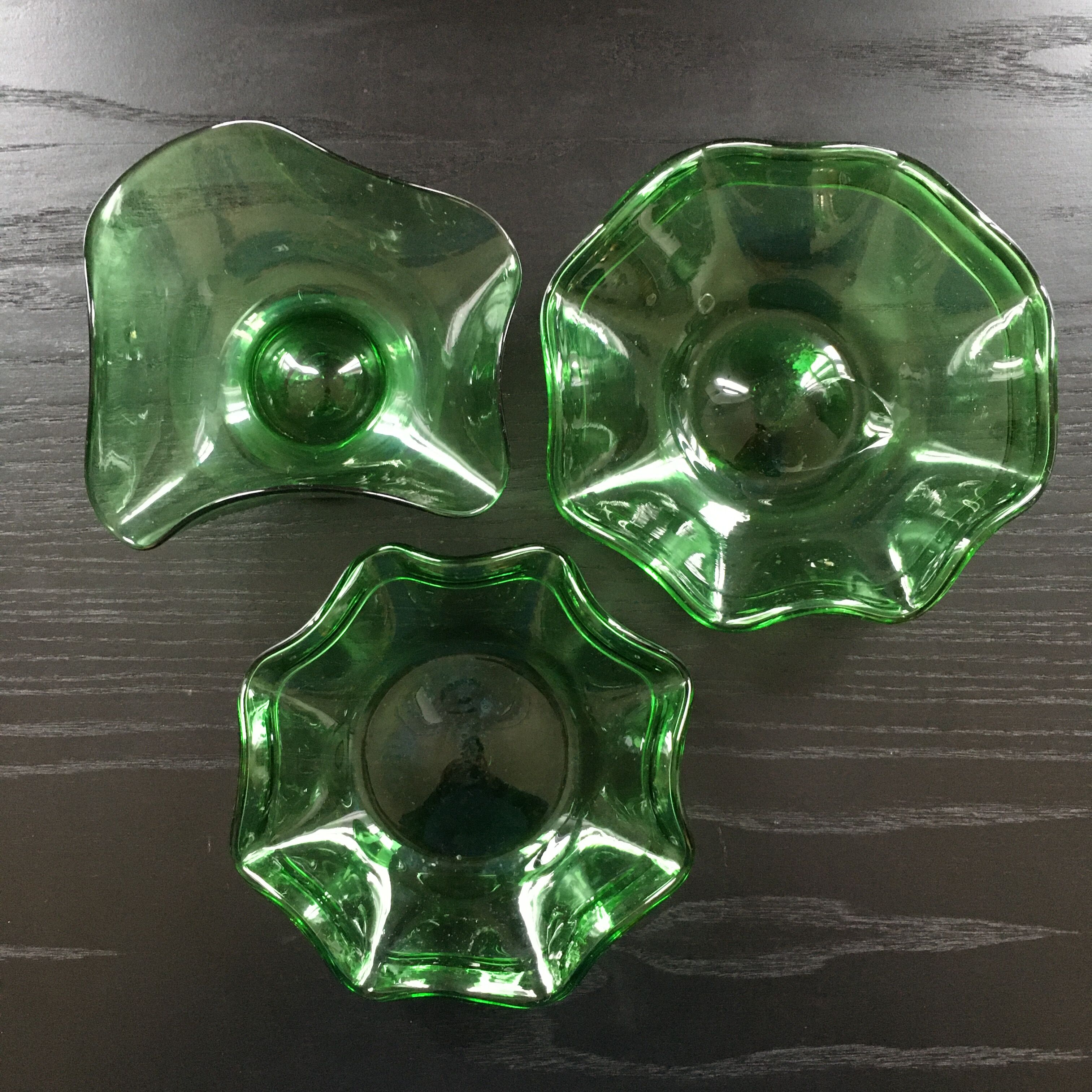 Lot of 3 green bowls.