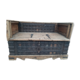 Bench with trunk