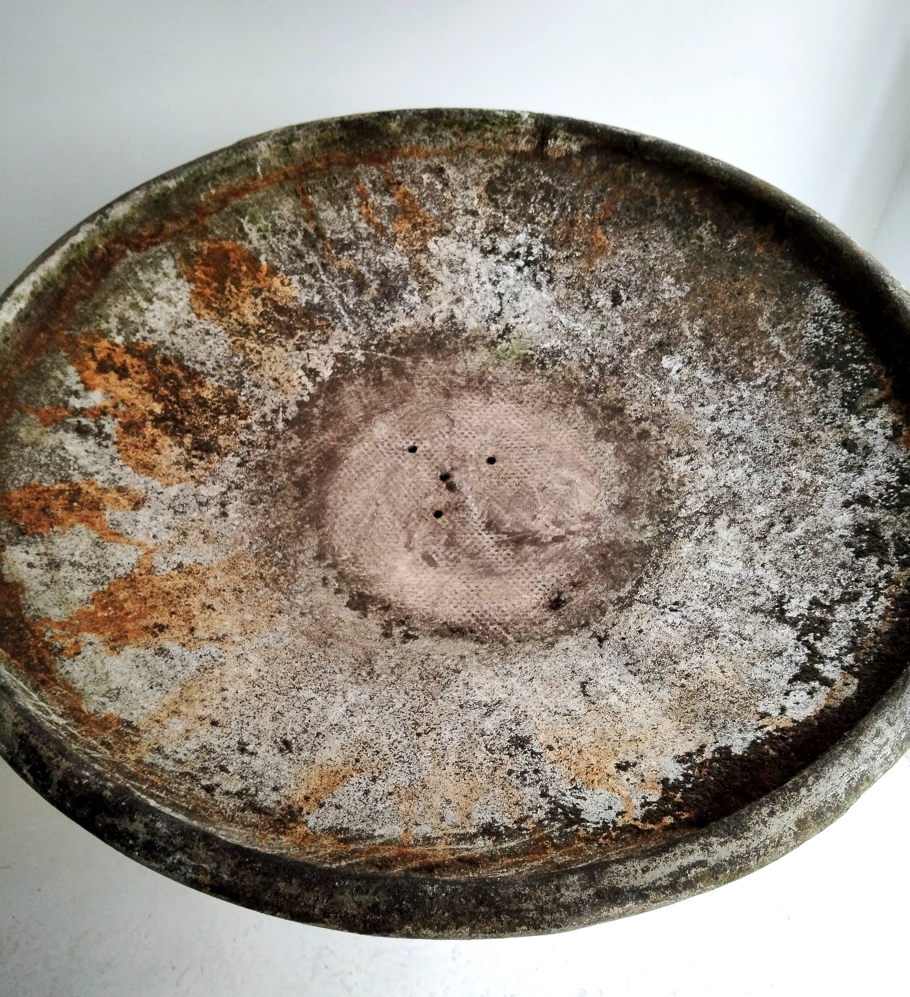 Diabolo planter basin by Anton bee Ed. Eternit from the 60s