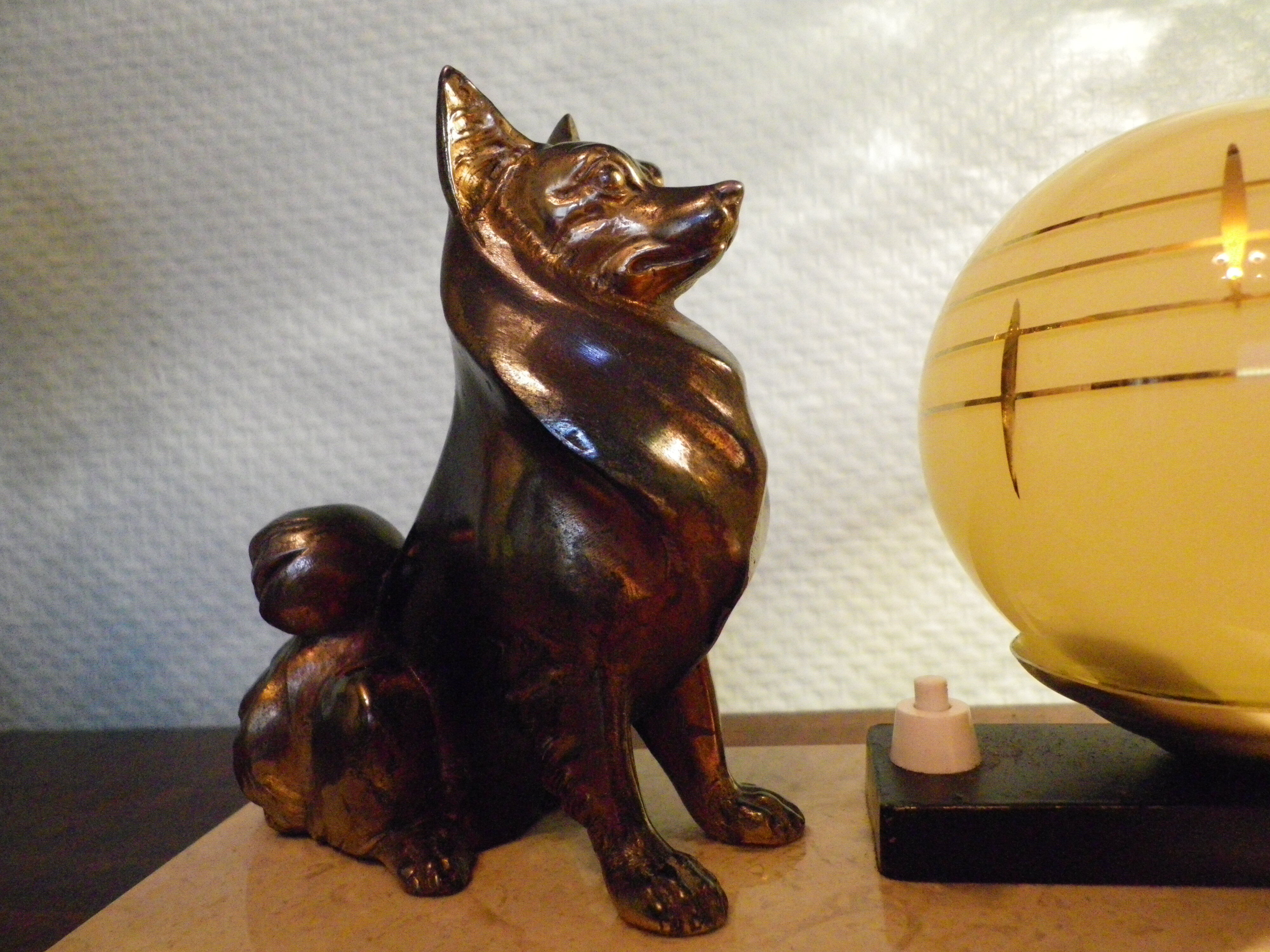 Table lamp, art deco, marble, opaline, bronze patinated metal decoration, switch