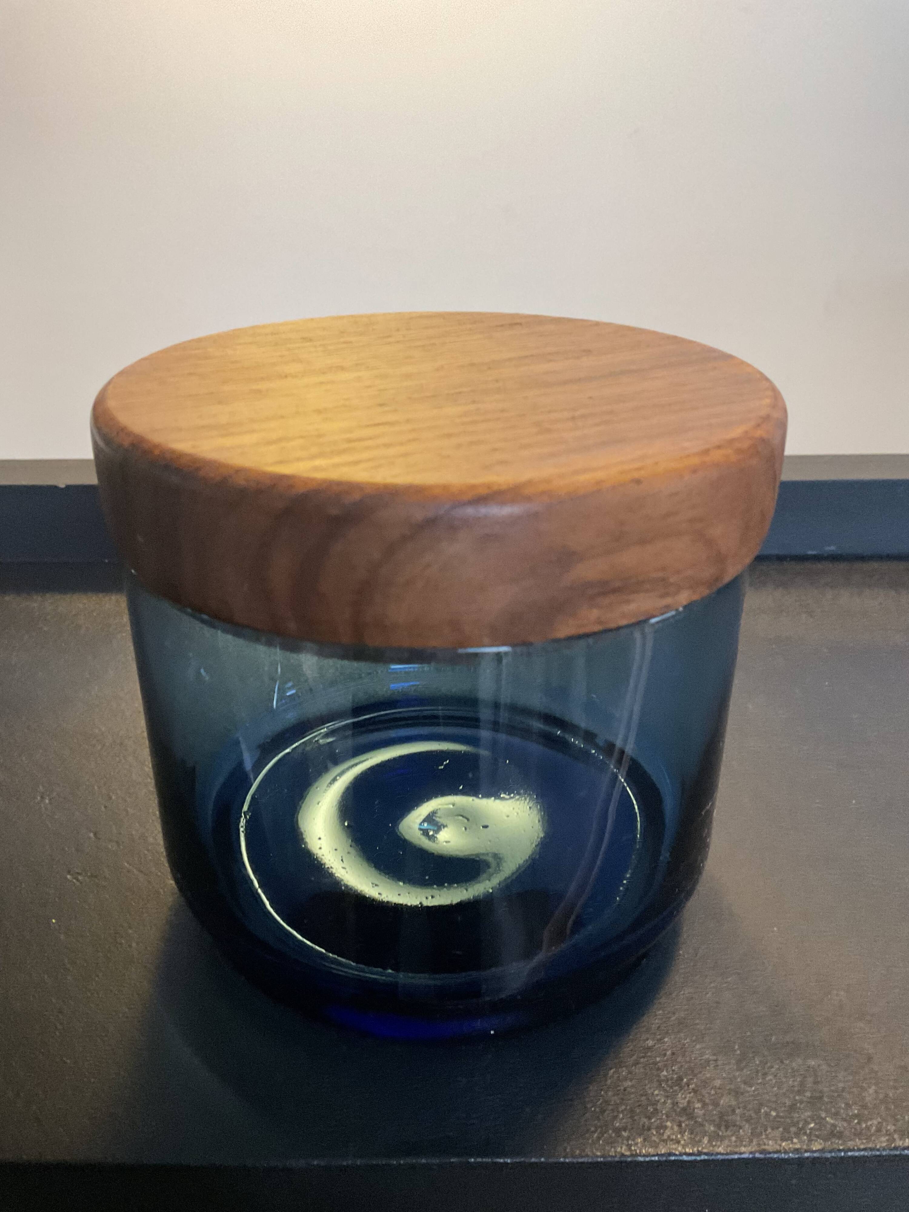 Vintage pot in blown glass and teak