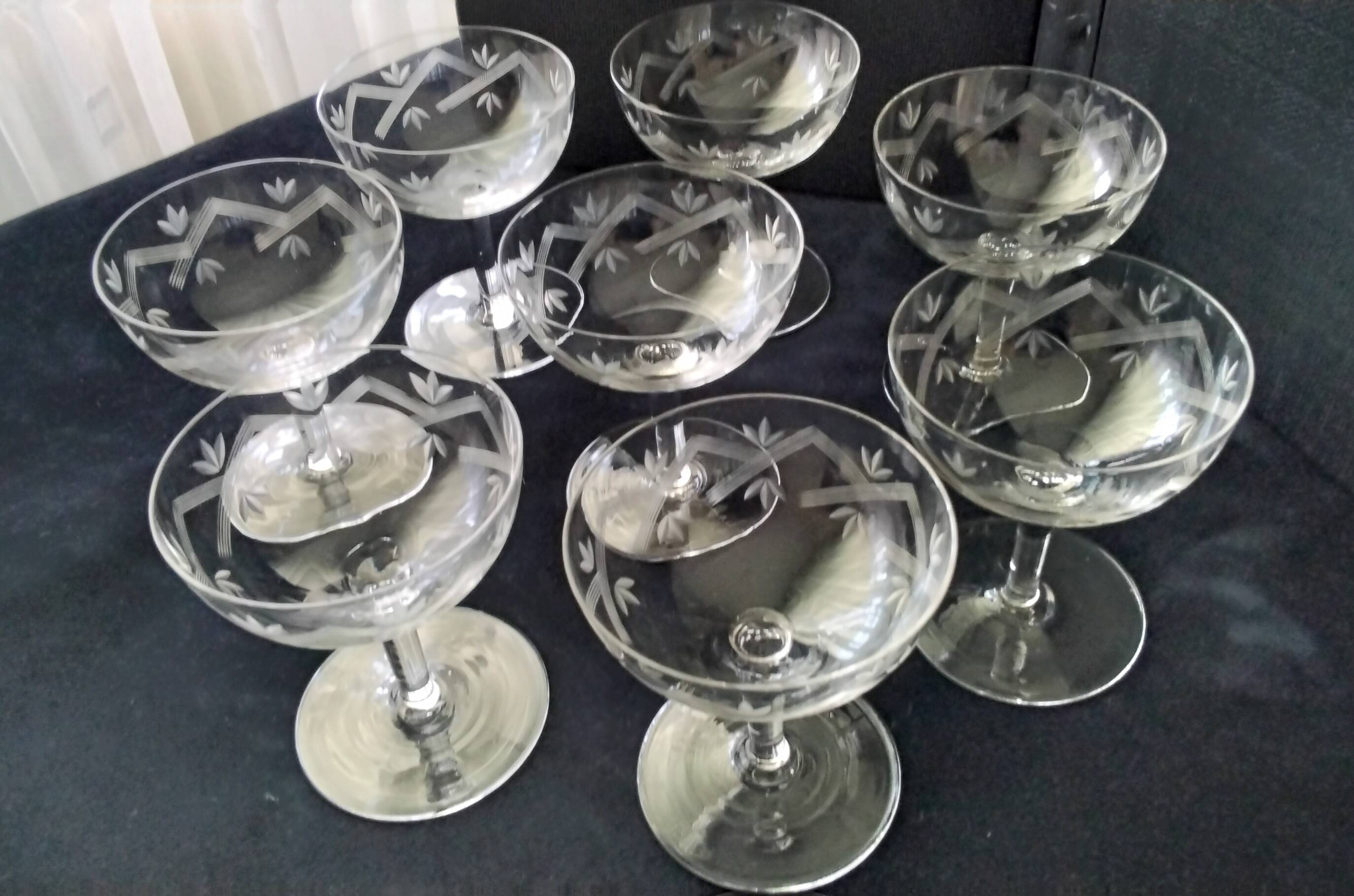 8 Coupes à champagne vintage Décor gravé