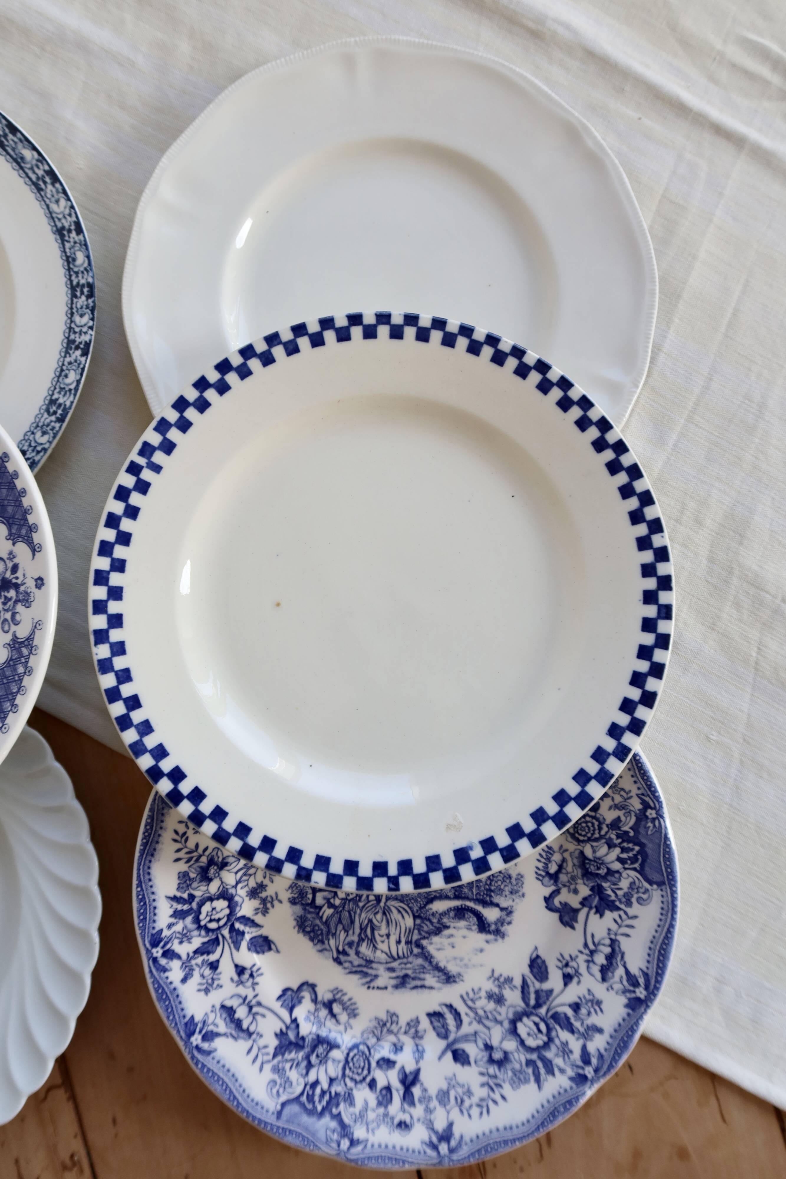 6 mismatched antique blue and white dinner plates – earthenware, porcelain