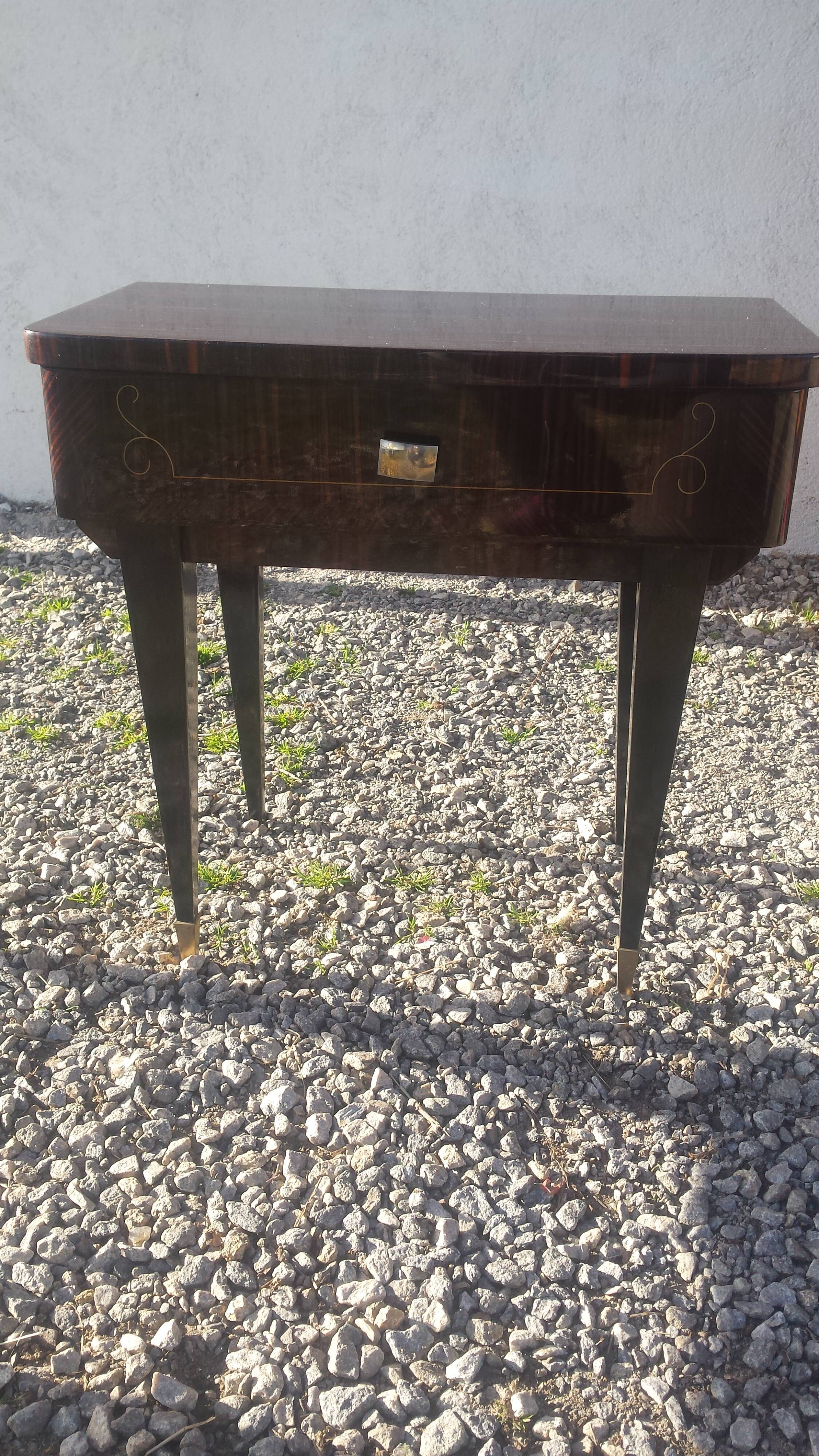 Lot of 2 bedside tables