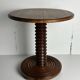 Table d'appoint brutaliste en bois tourné avec pressoir à vin