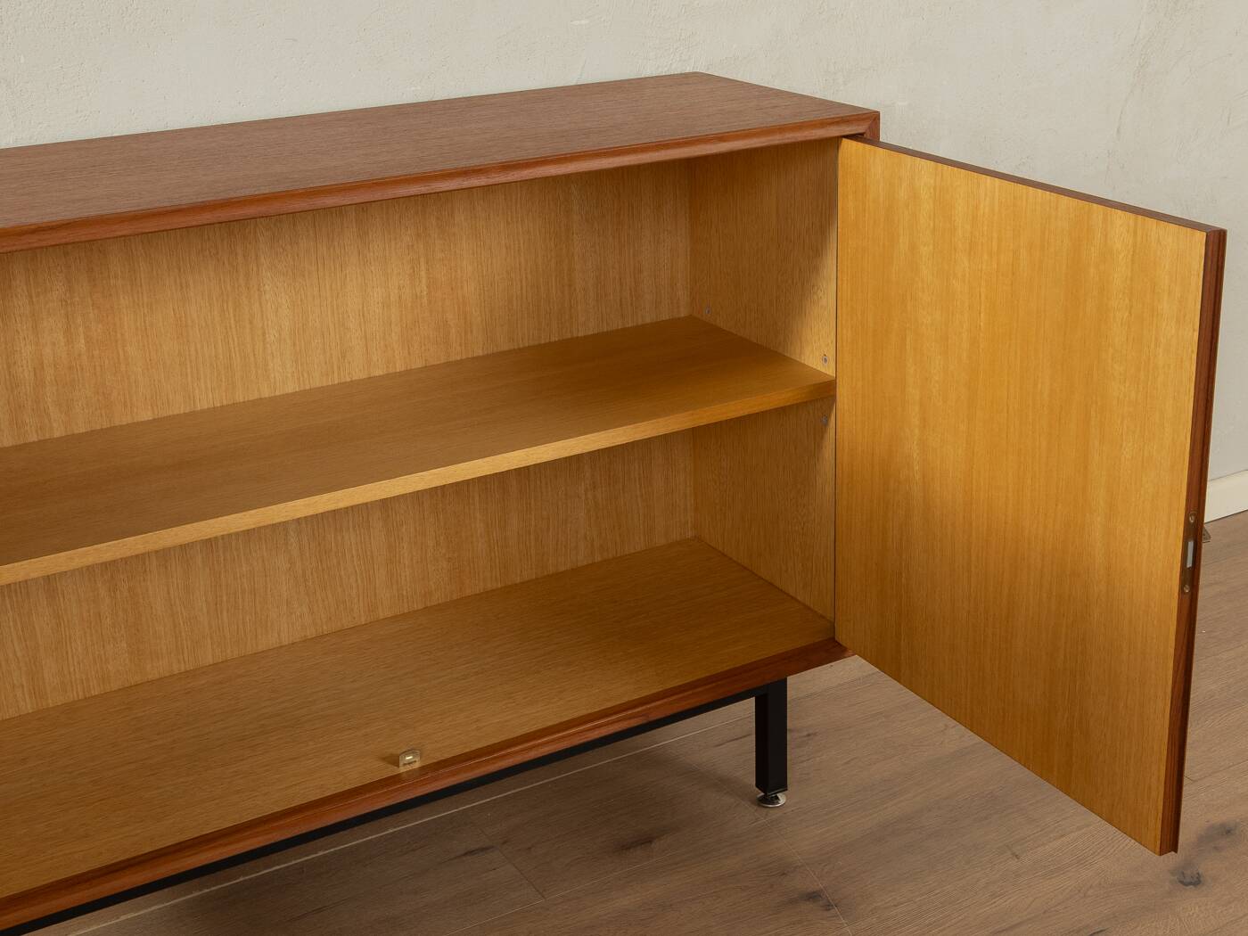 1960s Dresser