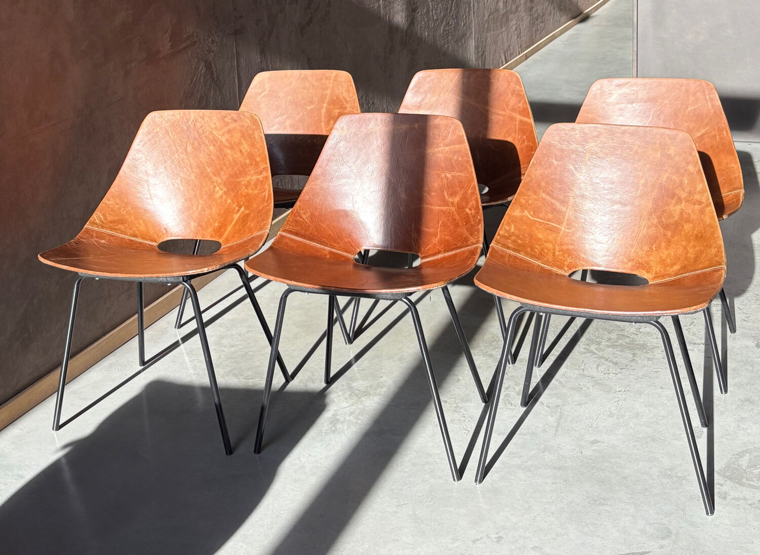 6 chaises « Tonneau » de Pierre Gariche