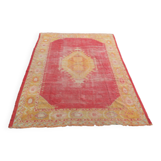 Antique Oushak distressed carpet, coral red background, 422 cm x 309 cm, 1900-10