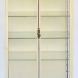 Former dentist showcase