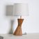 Lampe de table en rotin en forme de sablier