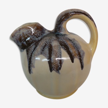 Blue brown brown varnished pitcher