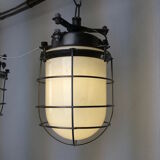 Grande suspension en métal et opaline